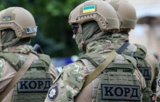 Під Києвом затримали озброєну банду за розбійні напади (відео)