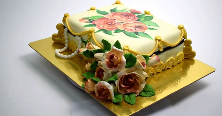 Торт на день народження жінки - найкращий подарунок