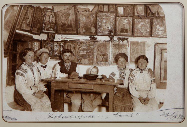 Інтер'єр сільської хати на Ковельщині, Волинь, 1916 р.