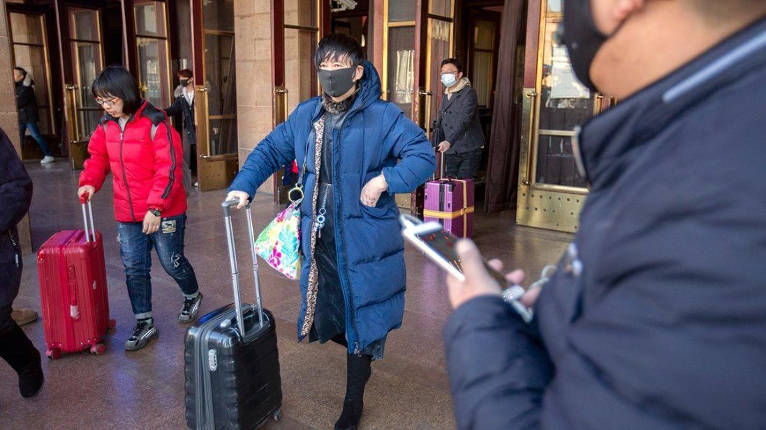 У Китаї через смертельну пневмонію закрили друге місто
