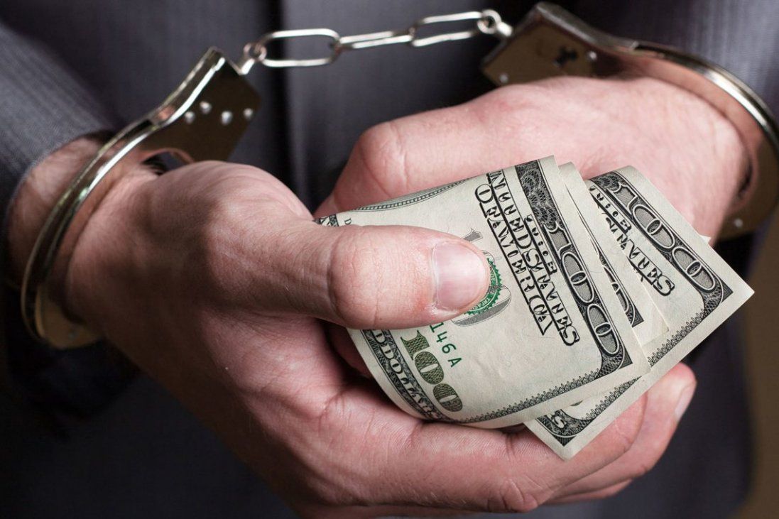 У Києві затримали поліцейського, який вимагав хабар у $150 тисяч