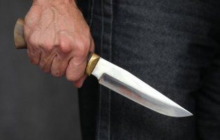 У Києві хлопця з 14 разів штрикнули ножем