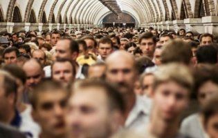 Тисячі киян опинилися у пастці метро (фото)