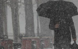 З дощами і снігом – до України наближається циклон