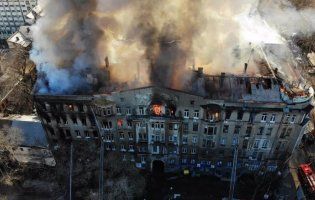 Двом загиблим під час пожежі в Одеському коледжі посмертно дали звання Героя України