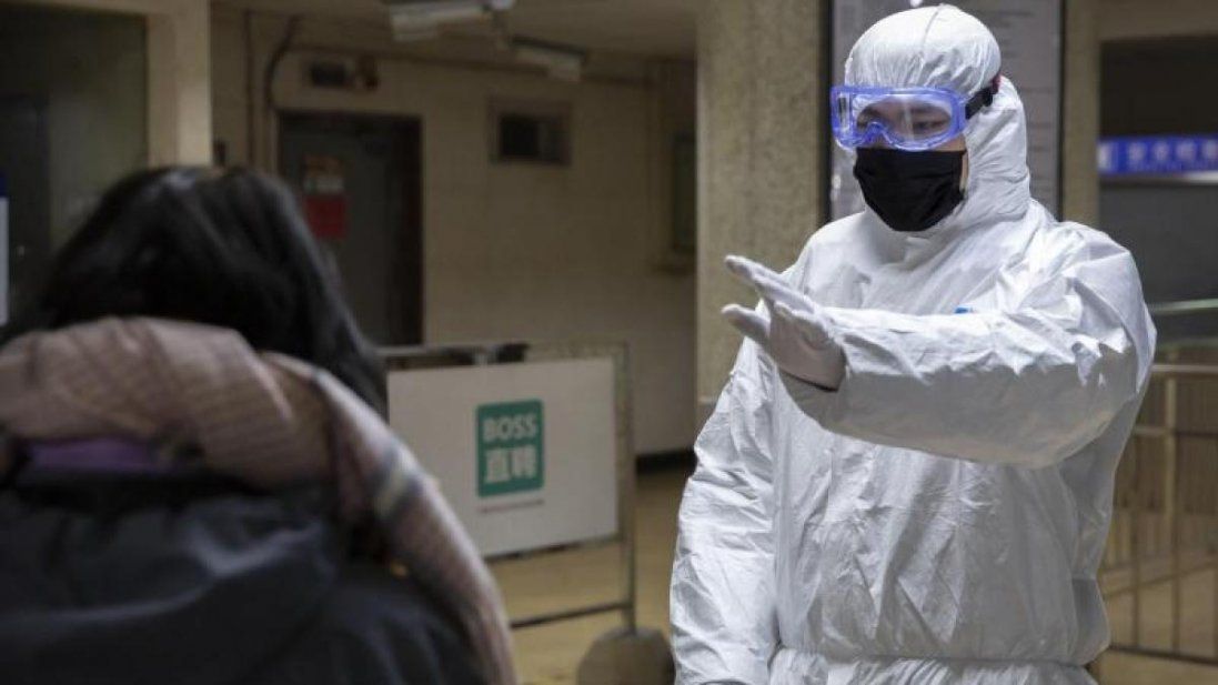 У Китаї за два дні збудували лікарню для заражених коронавірусом (фото і відео)