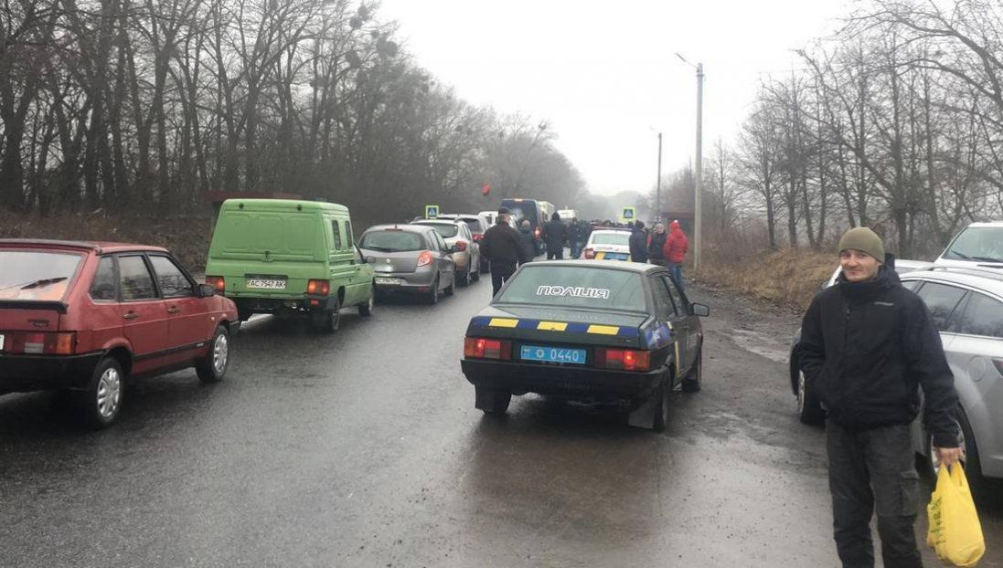 На Волині перекрили жваву трасу через незгоду з примусовим приєднанням (фото)