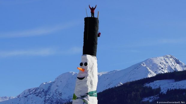 В Австрії зліпили найвищого сніговика у світі