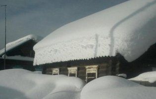 Снігова буря в Україні знеструмила 600 населених пунктів