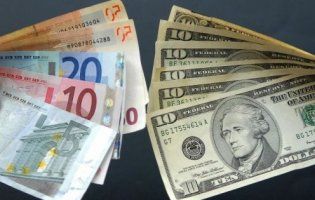 Долар і євро знову почали дорожчати