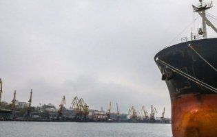 В Одесі перевіряють членів екіпажу корабля, який був у Китаї (відео)