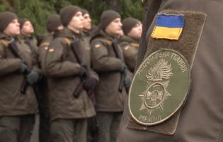 У Луцьку нацгвардійці оригінально привітали з Днем закоханих (відео)