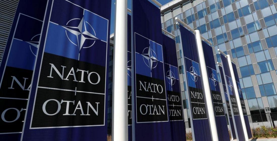 НАТО закликає Росію вивести війська з Донбасу. Вже 3 роки закликає