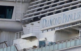 Померло двоє людей, заражених коронавірусом на судні Diamond Princess