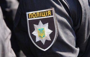 В Одесі біля ліцею невідомий розлив розчин аміаку: учнів евакуювали