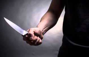 У Луцьку іноземець з ножем напав на поліцейського