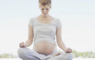 Як і навіщо займатися йогою для вагітних