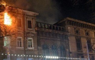 В Одесі горіла багатоповерхівка: є постраждала (фото)