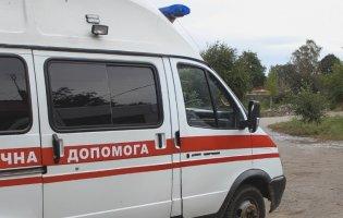 Стікав кров'ю на вулиці: у Володимирі рятували чоловіка