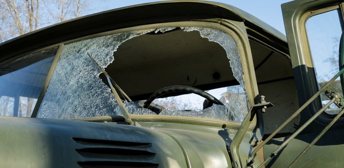 Бойовики влучили в українську військову машину: двоє загиблих