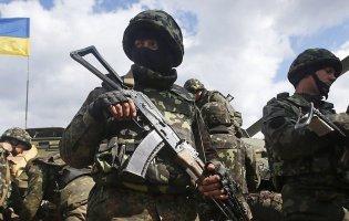 На Донбасі поранили українського військового