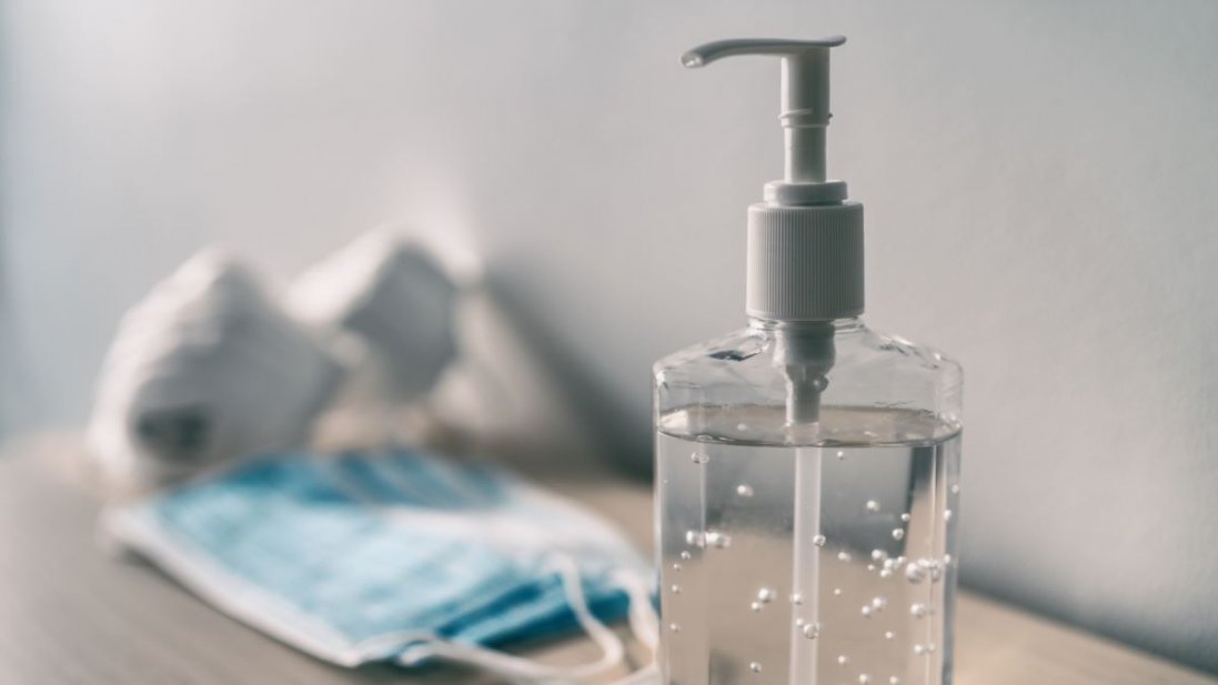 Louis Vuitton виготовлятиме антисептики замість парфумів