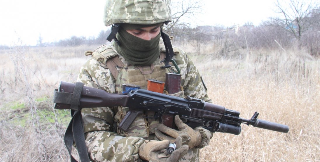 На Донбасі в результаті обстрілу бойовиками поранено четверо військових