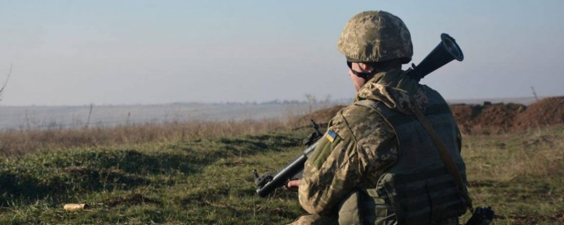 На Донбасі тричі обстріляли українські позиції