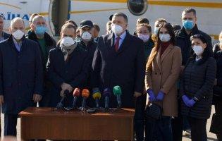 В Італію на допомогу лікарям полетіли 20 українських медиків