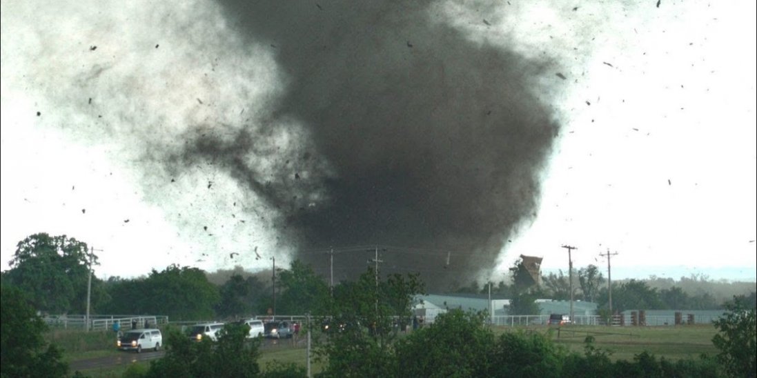 США накрила серія потужних торнадо: значні руйнування та людські жертви