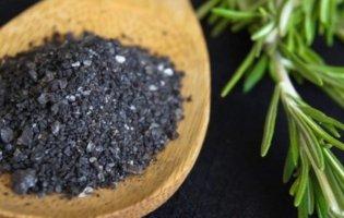Як приготувати цілющу Чорну сіль у Чистий четвер