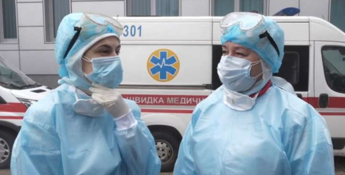 В Україні на COVID-19 захворіли 1138 медиків та 399 дітей