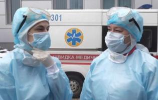 В Україні на COVID-19 захворіли 1138 медиків та 399 дітей