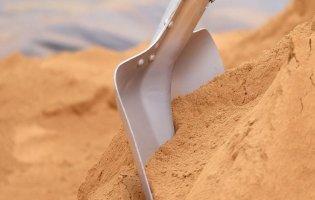 На Харківщині дітей засипало піском: загинула восьмирічна дівчинка