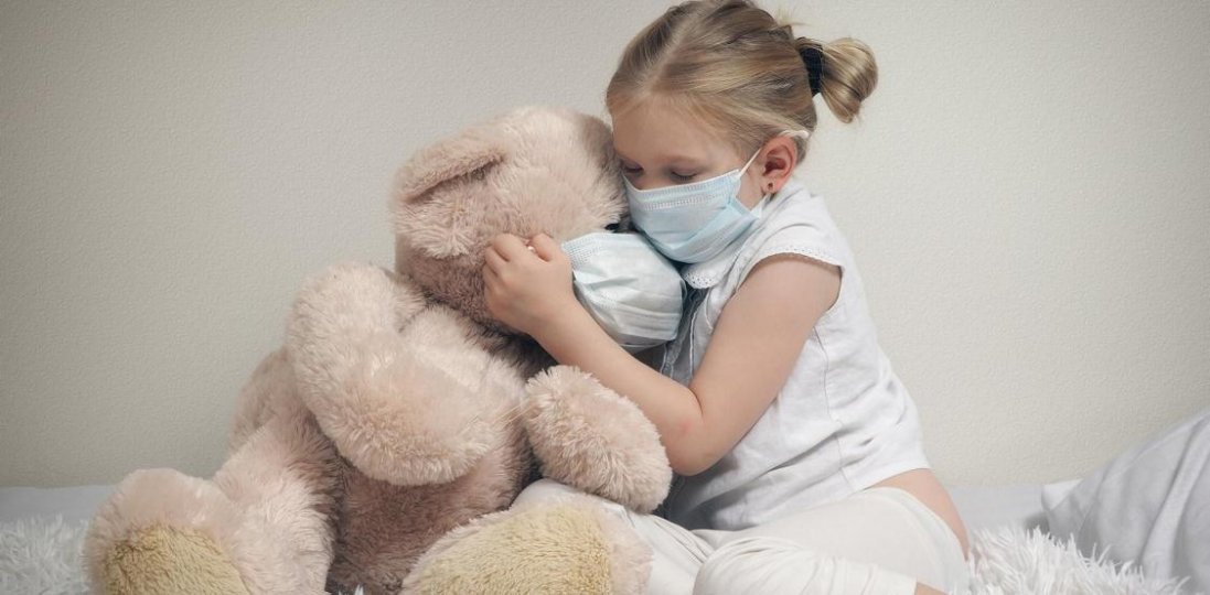 Коронавірус у дітей: чому вони рідше хворіють і легше переносять