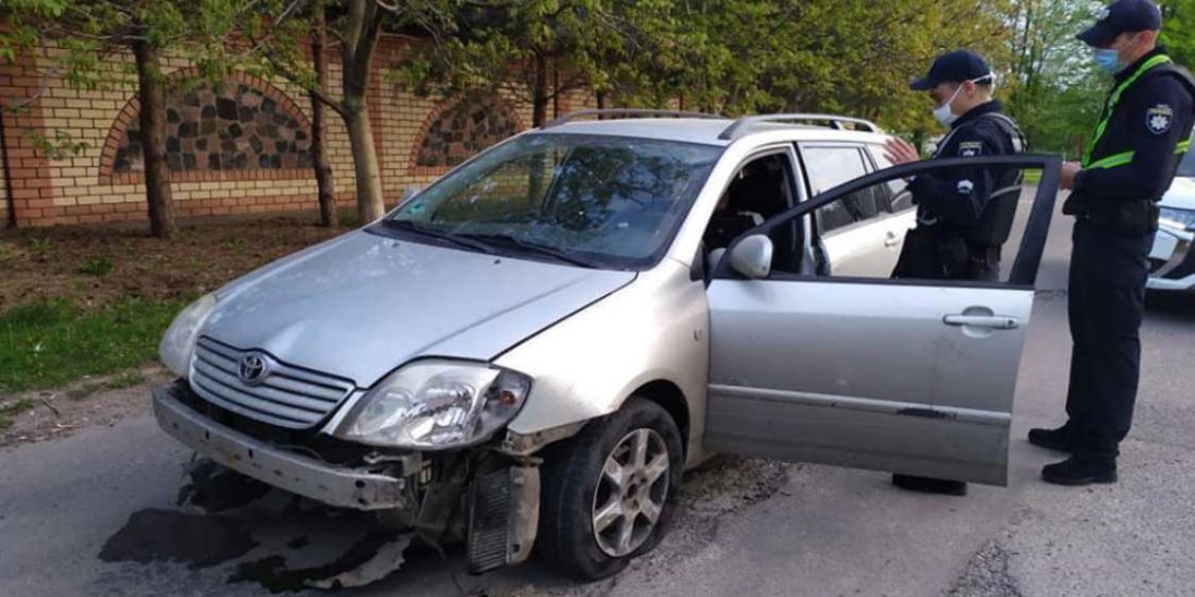 У Луцьку п’яний водій не пам’ятав, де побив авто та загубив бампер