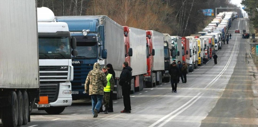 До Києва в'їзд вантажівок обмежать. Коли саме