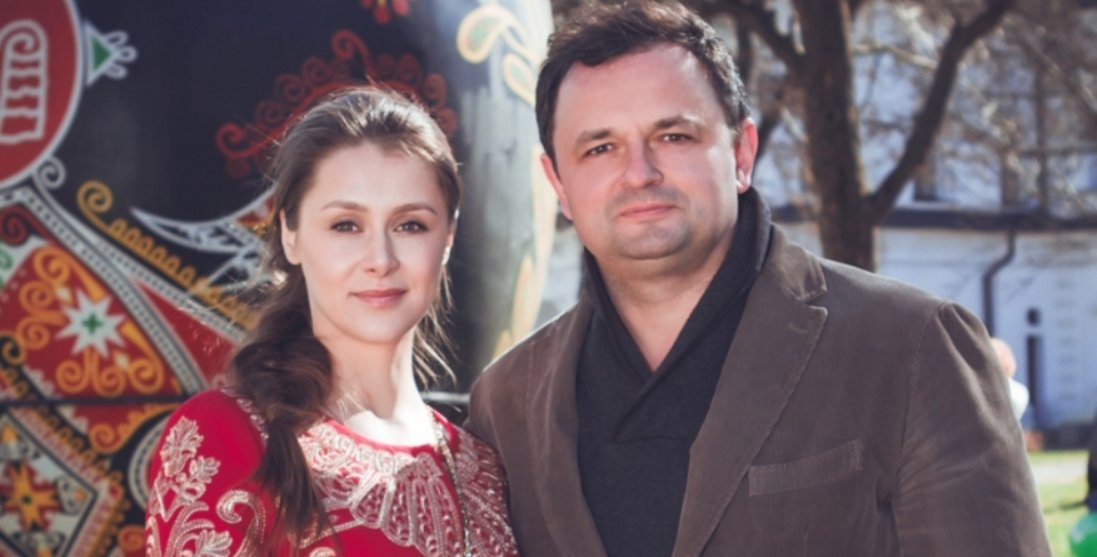 Волинський  хірург Валіхновський відзначив 12 років подружнього життя