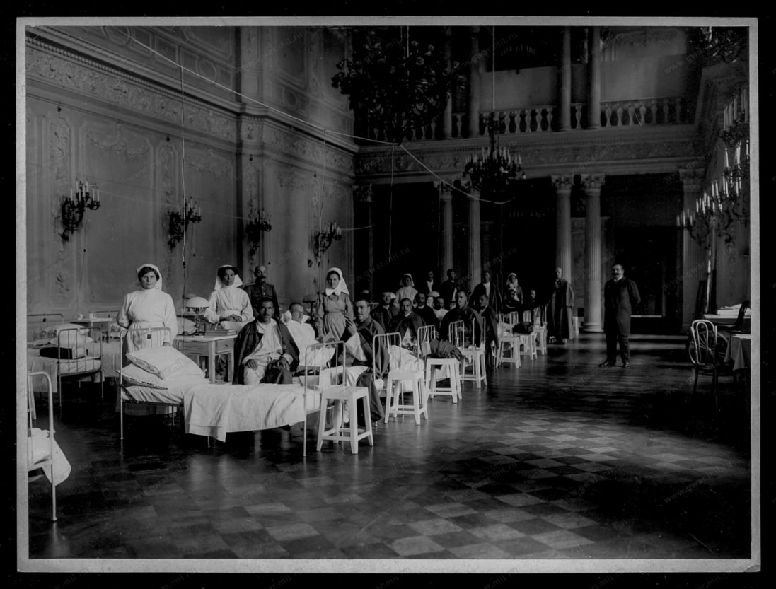 Лікарні в Рівному на столітніх фото