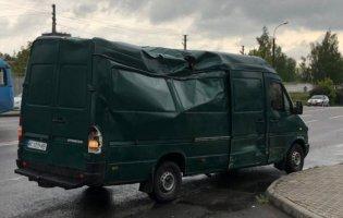 ДТП у Луцьку: зіштовхнулися автомобіль і бус