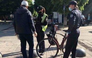 У Луцьку на пішохідній зоні ВАЗ збив велосипедиста