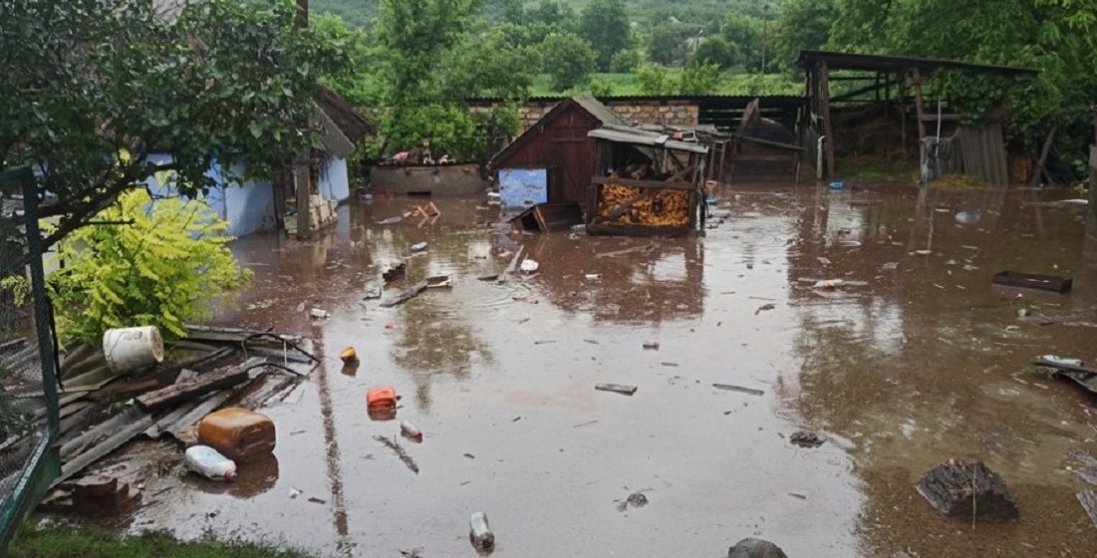 На Одещині затопило село: людей евакуювали