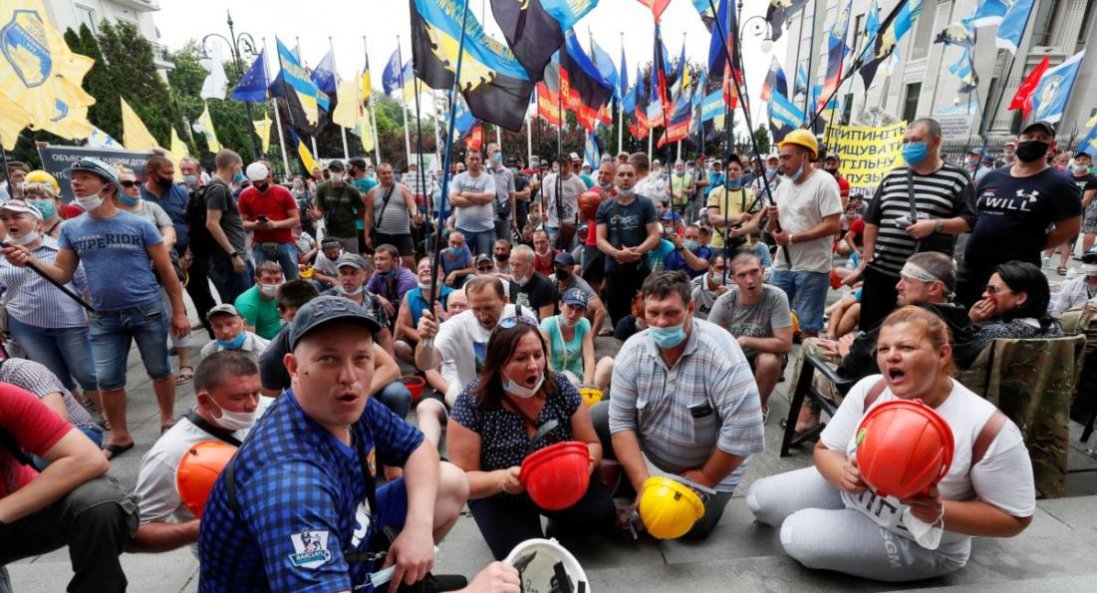 У Києві дев'ятий день протестують волинські гірники