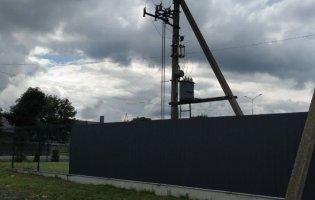 Уразило струмом у 10 тисяч вольт: відомі подробиці смерті чоловіка біля Луцька