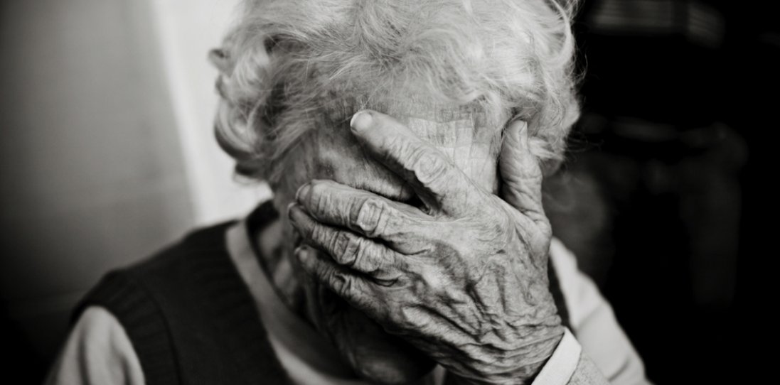 Приниження і тортури: як у пансіонаті Рівного знущаються над пенсіонерами