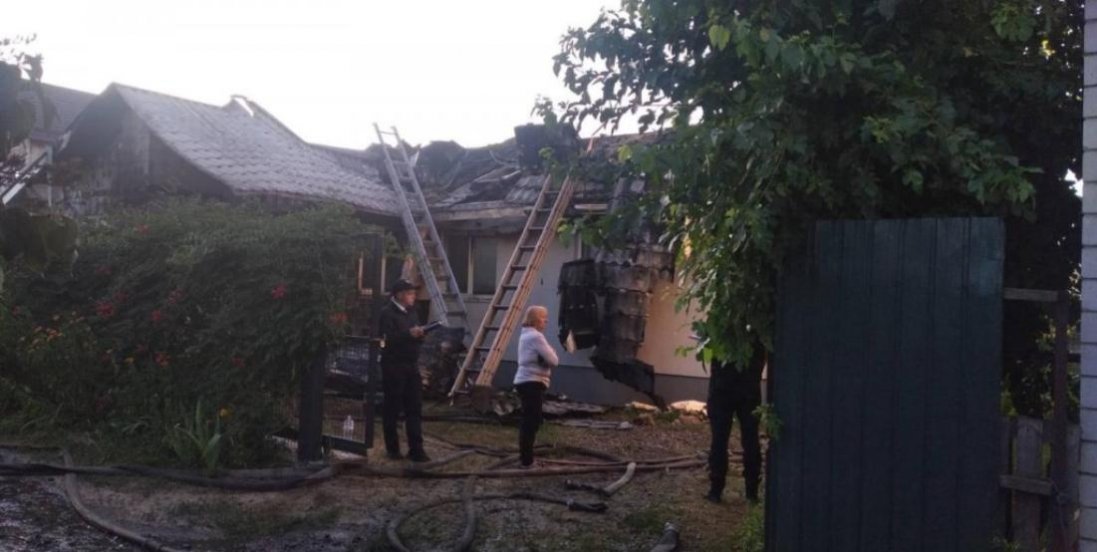Пожежа у будинку активіста-антикорупціонера: знайшли залишки вибухівки