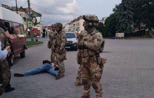 Захоплення заручників у Луцьку: чому снайпер не вбив терориста