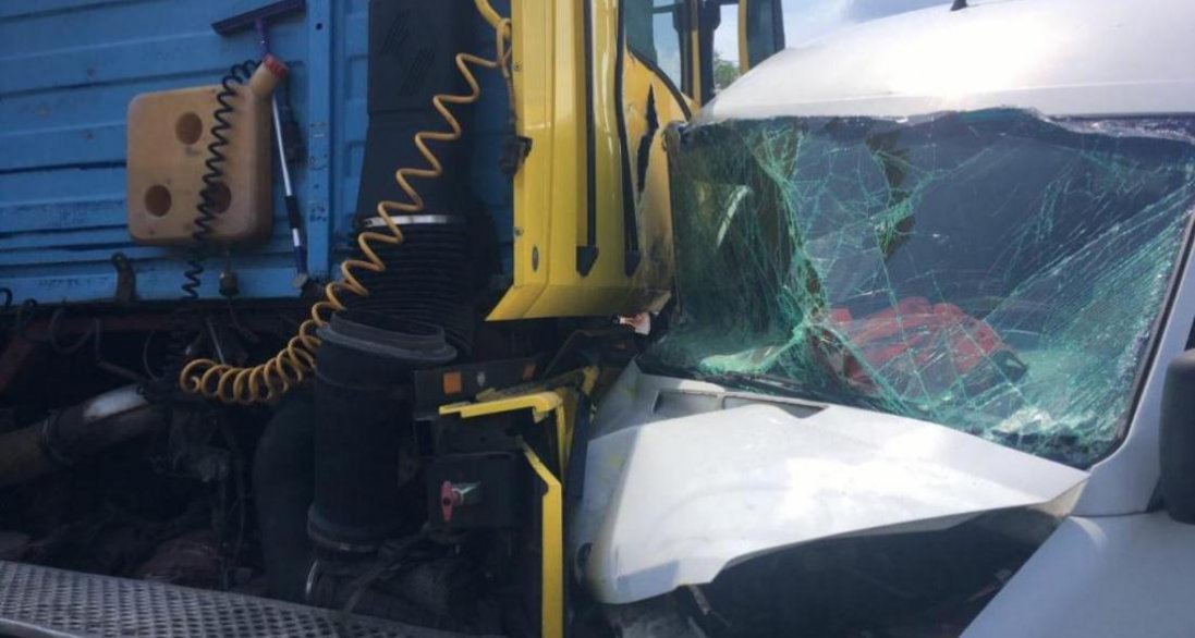 П’яний пасажир схопився за кермо: на Вінниччині в ДТП постраждали п’ять осіб