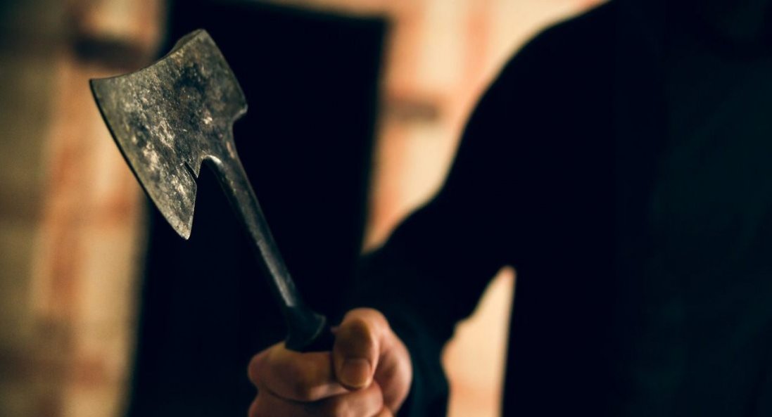 У Маріуполі чоловік з сокирою напав на синагогу: є постраждалі