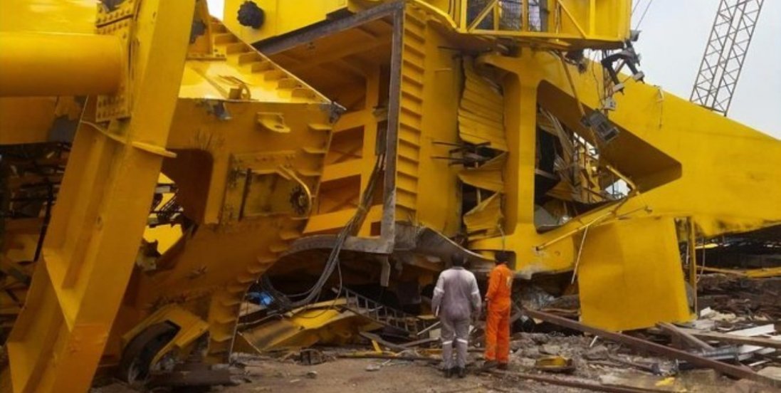 Моторошне відео падіння 70-тонного крану:  розчавив 11 людей
